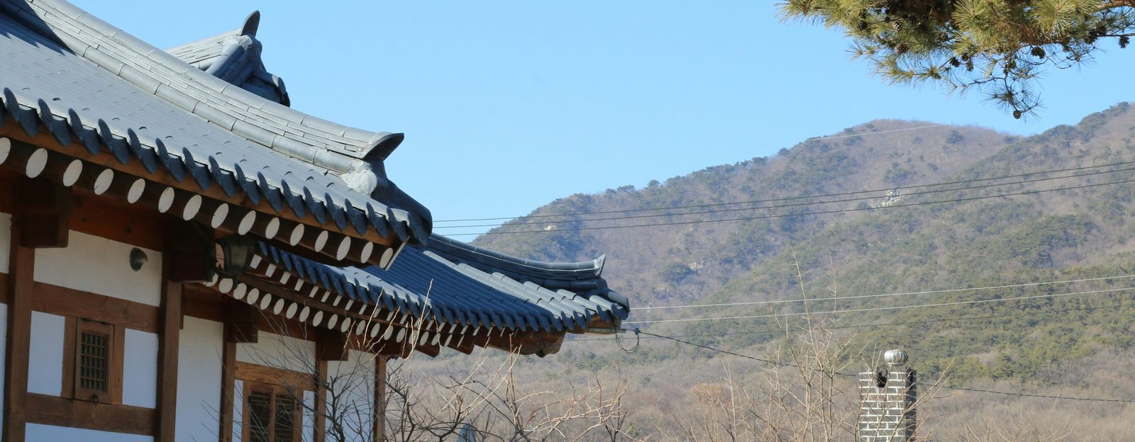 파주·양주·연천에 걸친 한북정맥의 산 674.9m. 감악사와 장흥계곡, 출렁다리가 어우러진 수도권 대표 근교 산입니다.