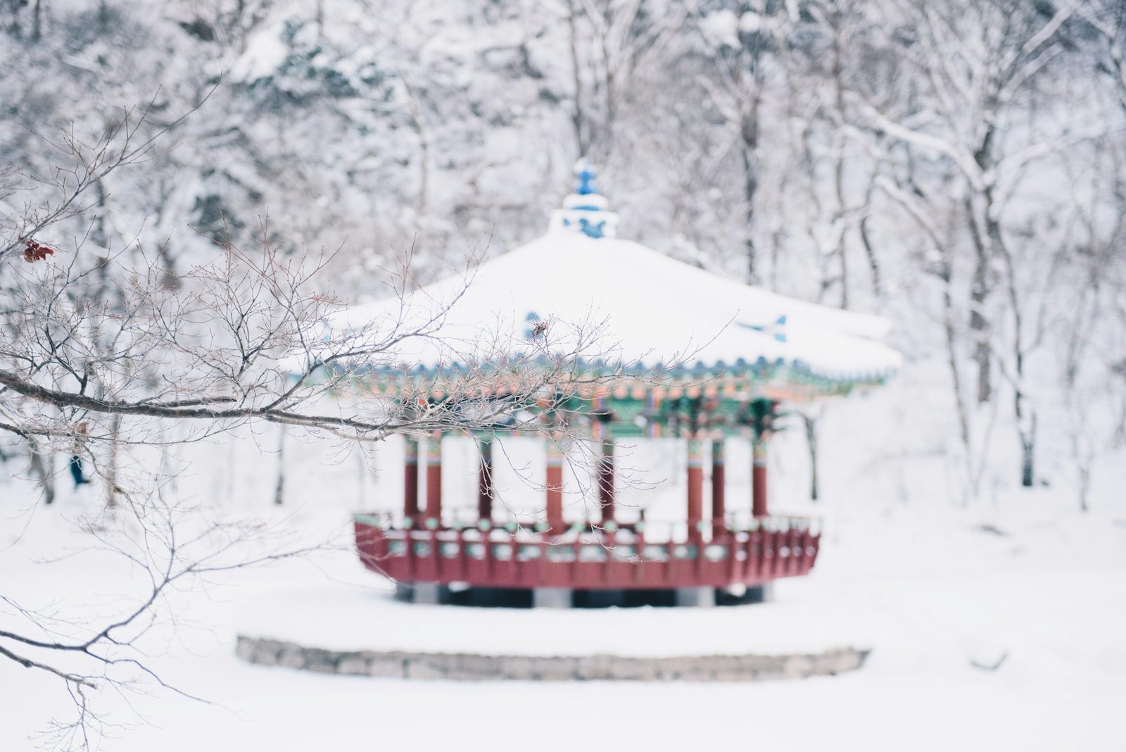 가평 설악면의 산 862m. 국립 유명산자연휴양림 들머리와 계곡코스, 용문산으로 이어지는 능선이 유명합니다.